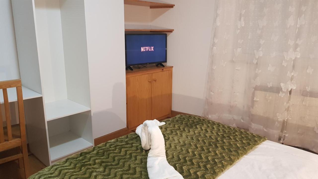 Apartamentos Shalom Рибадео Екстериор снимка