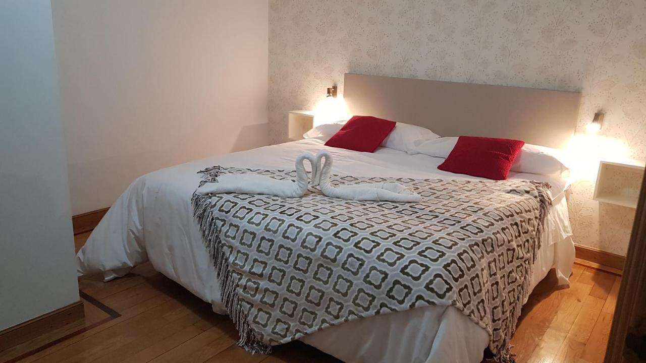 Apartamentos Shalom Рибадео Екстериор снимка
